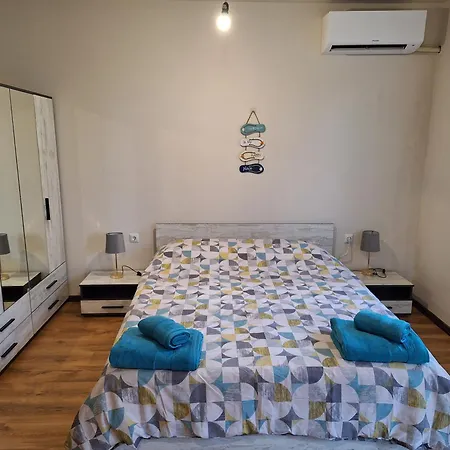 Retreat Apartment *