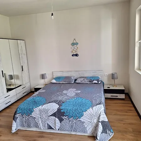 Apartment Retreat